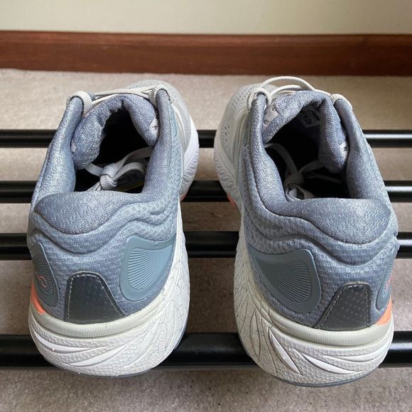 NEW BALANCE Women 940 Running Shoes - Picture 5 of 8